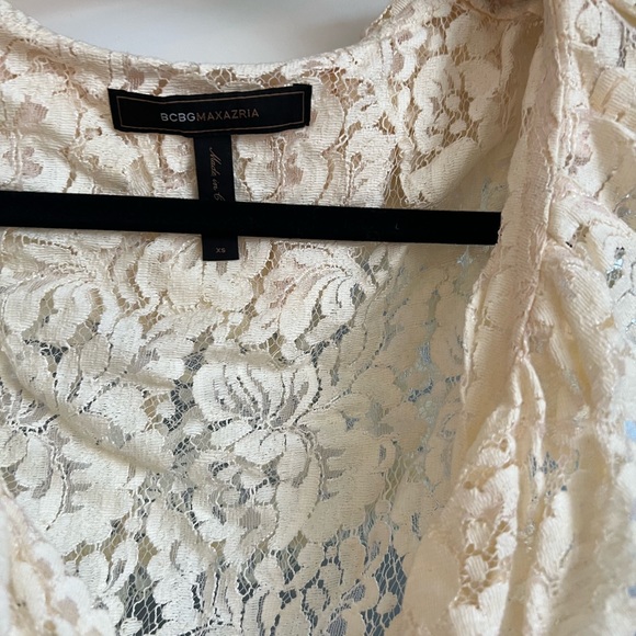 BCBG max azaria sleeveless lace top - Picture 3 of 4